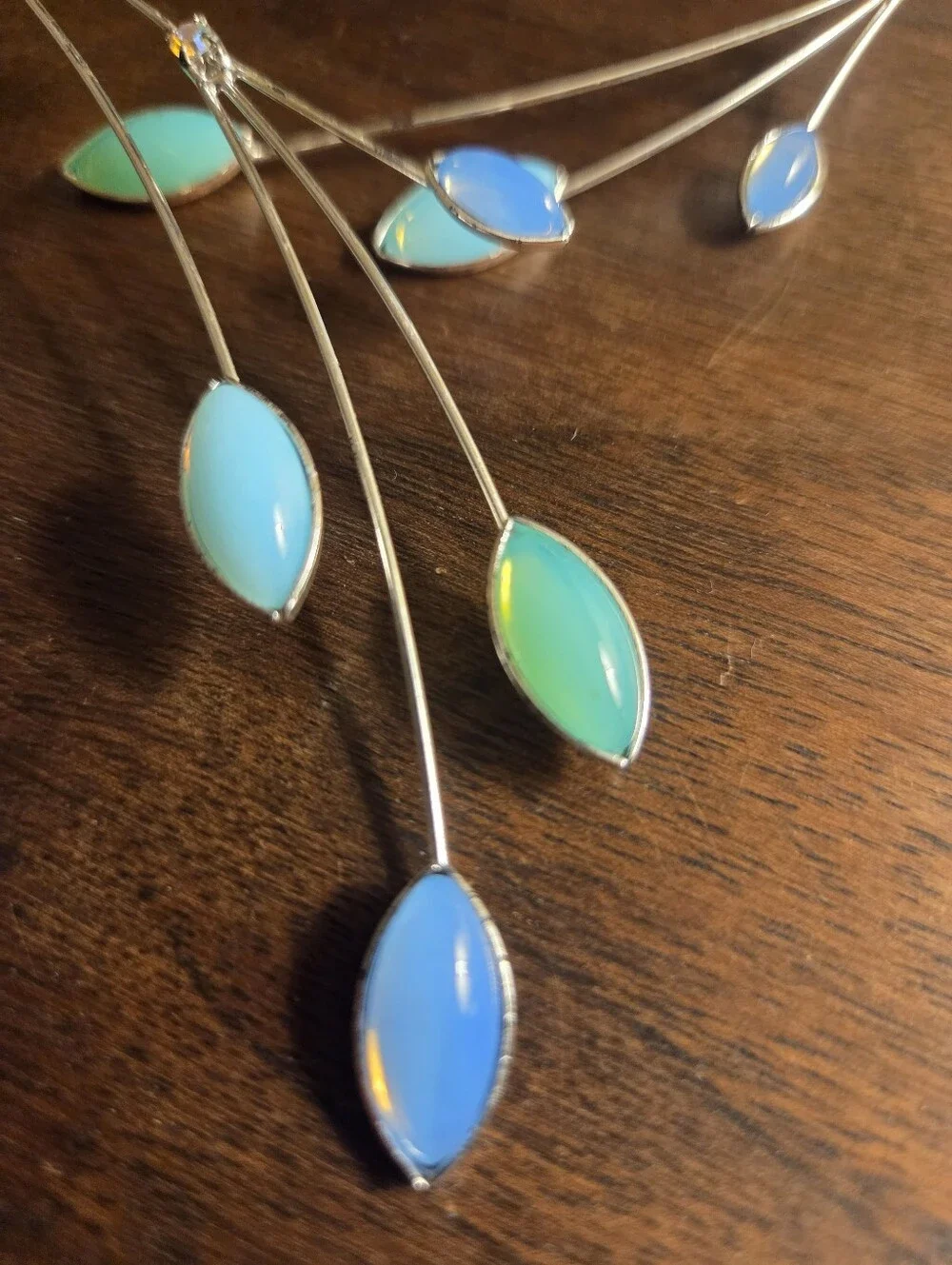 Elegant Blue-Green Leaf Pendant Necklace - Women Jewelry